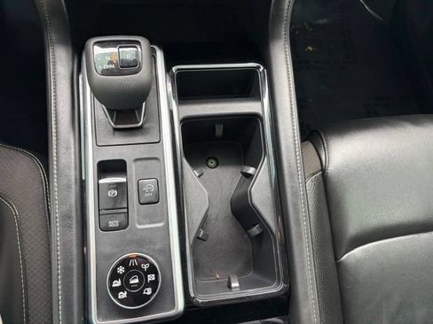 Used 2022 Nissan Pathfinder SL AWD/4WD image 27