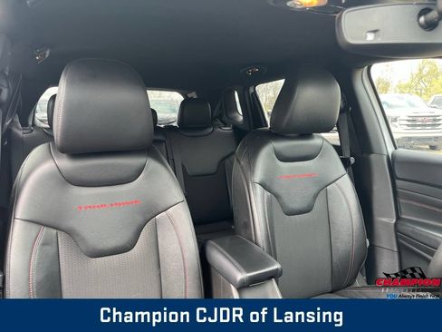 Used 2025 Jeep Compass Trailhawk AWD/4WD image 37