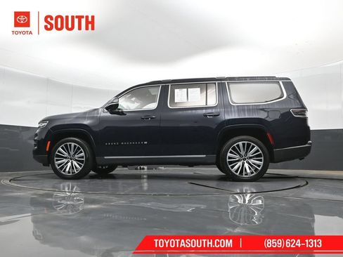Used 2022 Jeep Grand Wagoneer Series III AWD/4WD image 50