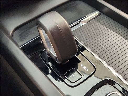 Used 2024 Volvo S60 B5 Core image 20