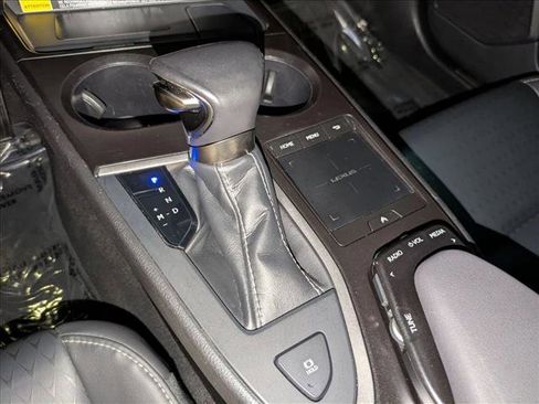 Used 2021 Lexus UX 200 image 13