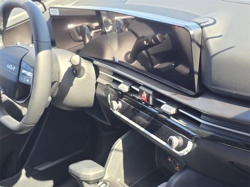 New 2026 Kia Sportage EX image 9