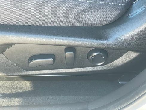 Used 2024 Subaru Crosstrek 2.0i Premium image 14