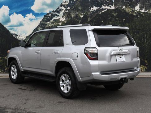 Certified 2024 Toyota 4Runner SR5 Premium image 9