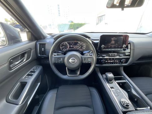 Used 2025 Nissan Pathfinder Rock Creek image 13