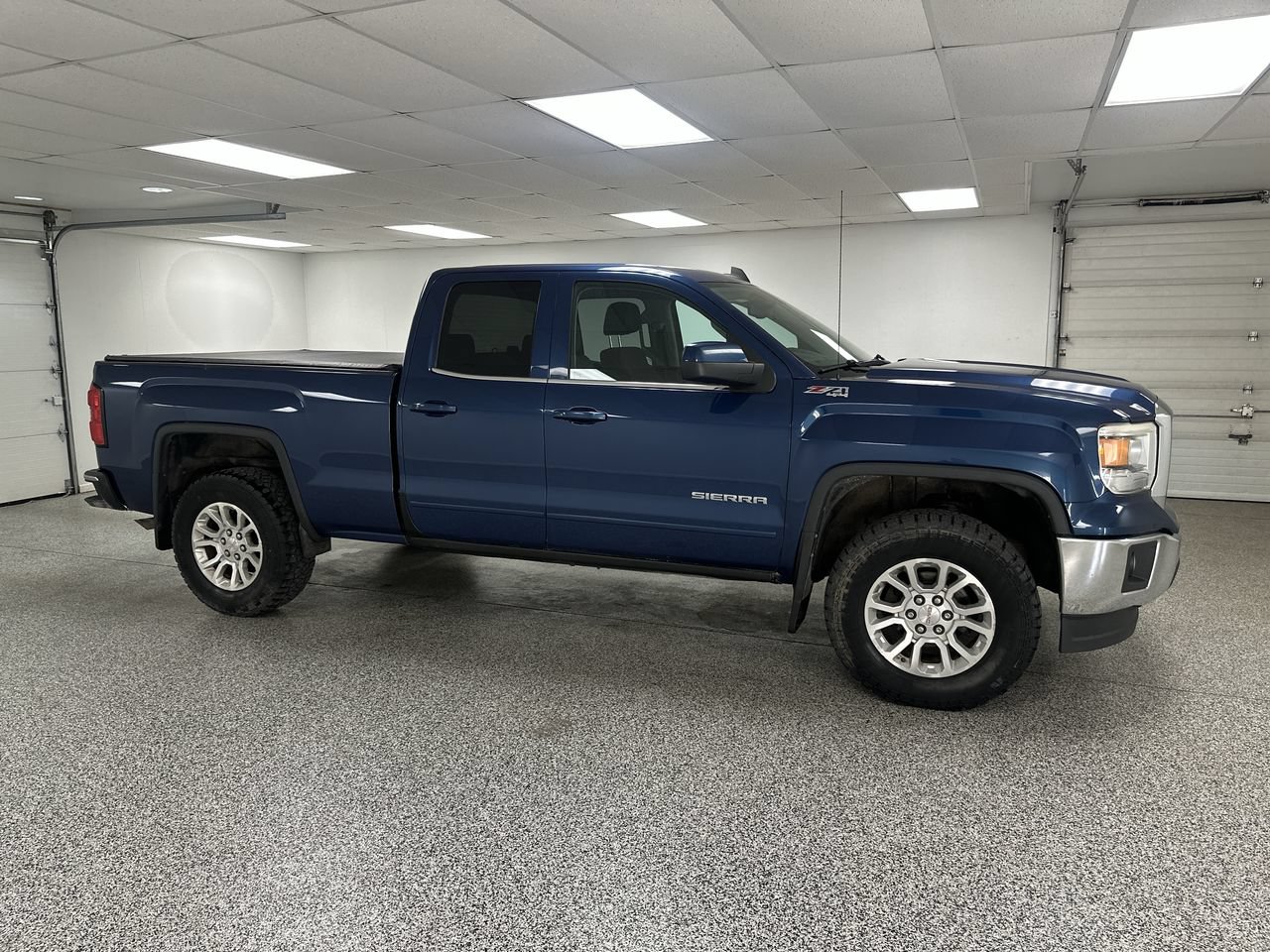 Used 2015 GMC Sierra 1500 SLE w/ SLE Value Package AWD/4WD image 2