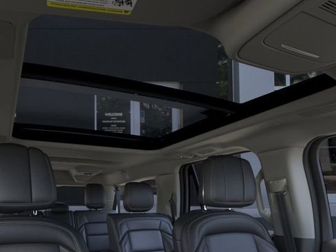 New 2025 Lincoln Navigator L Reserve AWD/4WD image 22