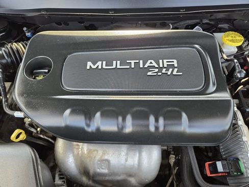 Used 2019 Jeep Cherokee Latitude w/ Popular Appearance Group FWD image 28
