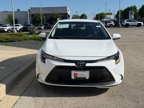 Used 2025 Toyota Corolla LE FWD image 8