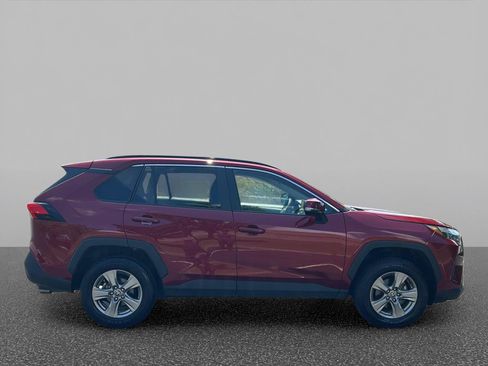Used 2025 Toyota RAV4 XLE AWD/4WD image 7
