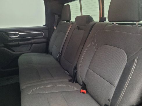 Used 2023 GMC Terrain SLT image 18