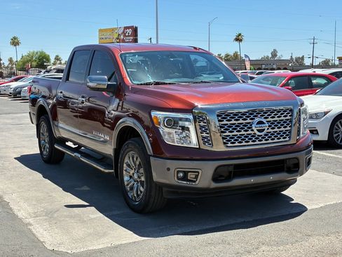 Used 2019 Nissan Titan Platinum Reserve AWD/4WD image 11