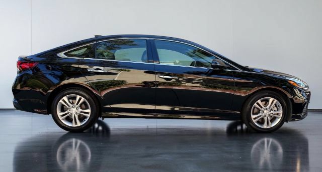 Used 2018 Hyundai Sonata Limited FWD image 7