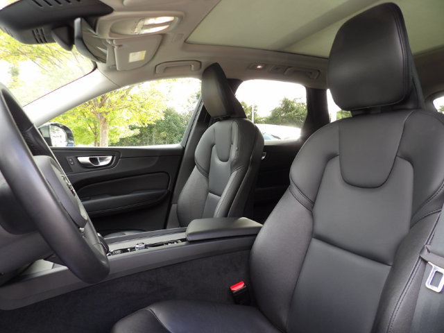 Certified 2024 Volvo XC60 B5 Core AWD/4WD image 11
