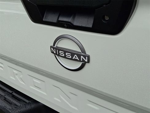 Used 2024 Nissan Frontier SV w/ Technology Package image 29