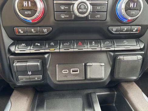 Used 2020 GMC Sierra 1500 SLT image 37