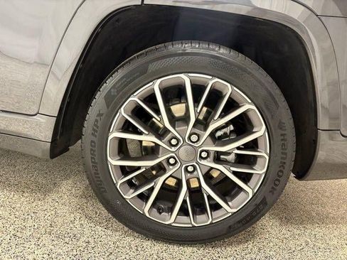 Used 2024 Jeep Grand Cherokee L Summit image 19