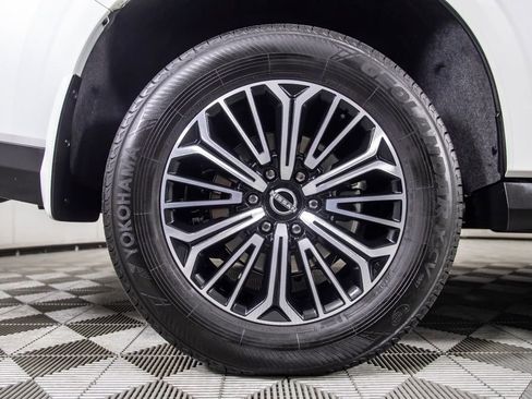 Used 2025 Nissan Armada SL RWD image 22