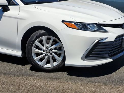 Used 2022 Toyota Camry LE FWD image 9