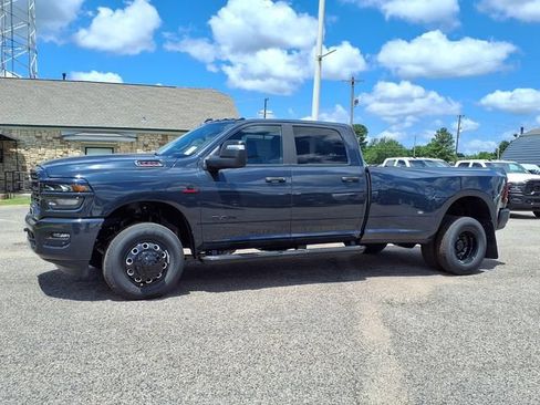 New 2026 RAM 3500 Big Horn AWD/4WD image 17