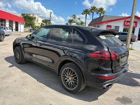 Used 2017 Porsche Cayenne Platinum Edition w/ Premium Package (PJV) image 3