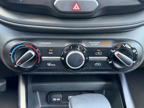 Used 2021 Kia Soul LX FWD image 25
