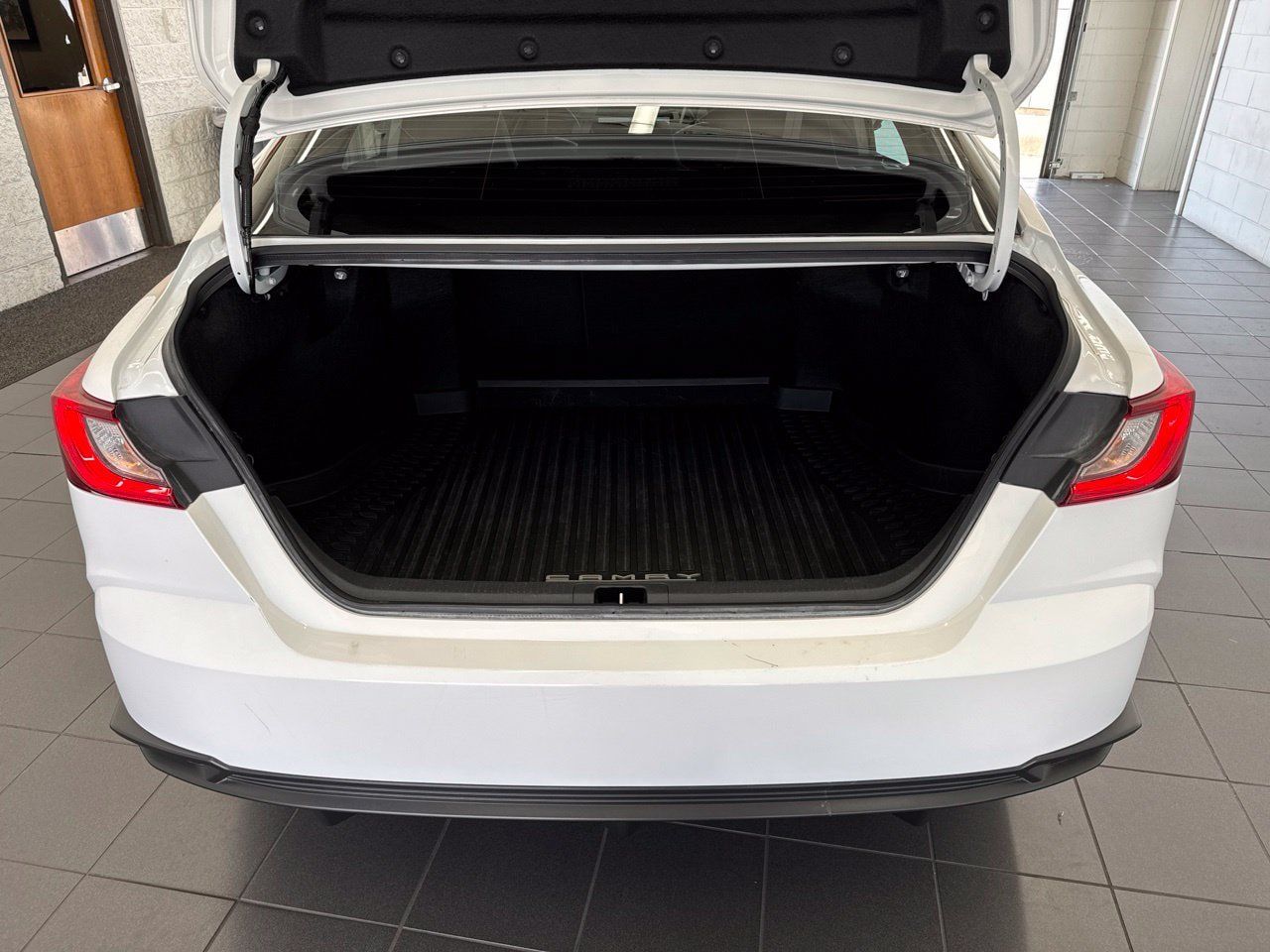 Used 2026 Toyota Camry SE w/ Multimedia Upgrade Package FWD image 9