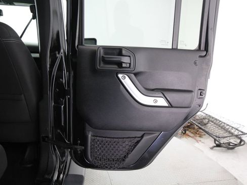 Used 2018 Jeep Wrangler Unlimited Sahara AWD/4WD image 42
