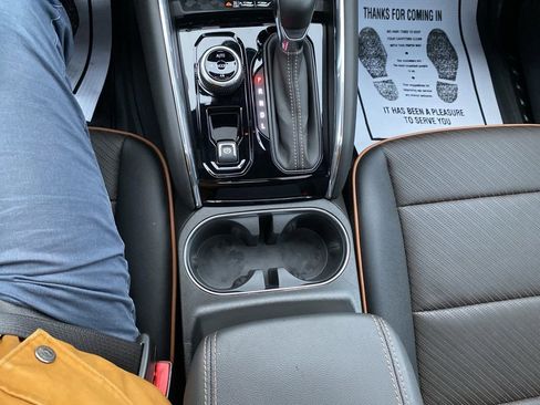 Used 2025 GMC Canyon AT4 w/ Technology Plus Package image 21