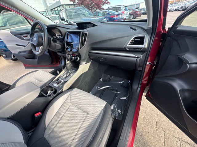 Used 2024 Subaru Forester Premium AWD/4WD image 17