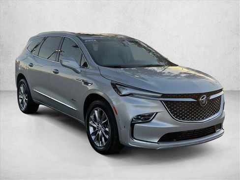 Used 2022 Buick Enclave Avenir w/ Avenir Technology Package image 5