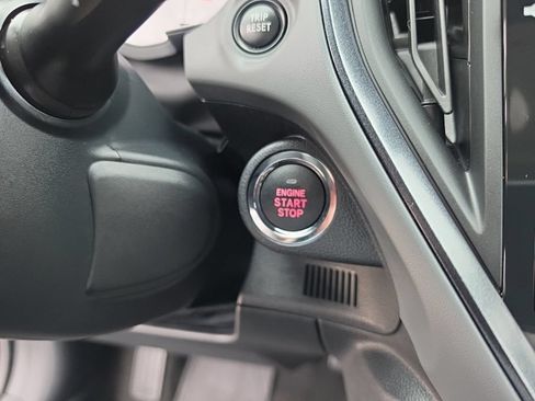 Used 2024 Subaru Crosstrek 2.5i Limited AWD/4WD image 19
