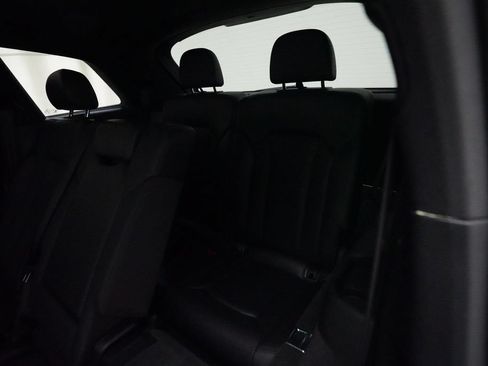 Used 2019 Audi Q7 3.0T Prestige w/ Prestige Package AWD/4WD image 17