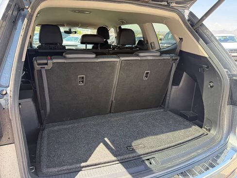 Used 2021 Volkswagen Atlas SE w/ Towing Package FWD image 22