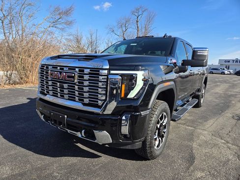 New 2026 GMC Sierra 3500 Denali w/ Denali Reserve Package AWD/4WD image 3