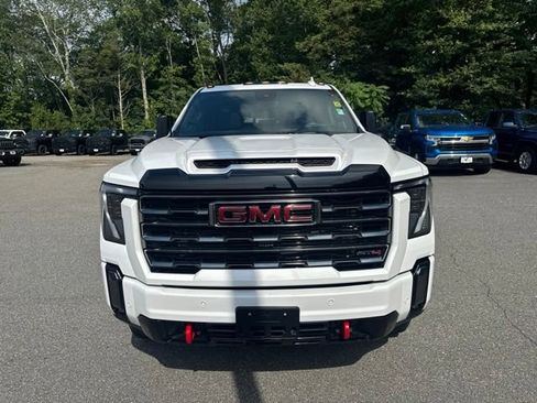 Used 2024 GMC Sierra 3500 AT4 w/ AT4 Premium Plus Package AWD/4WD image 3