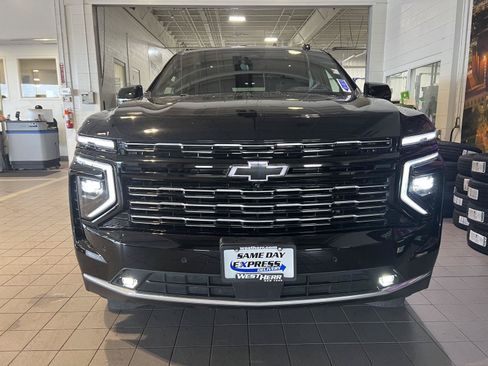 Used 2026 Chevrolet Tahoe High Country AWD/4WD image 2