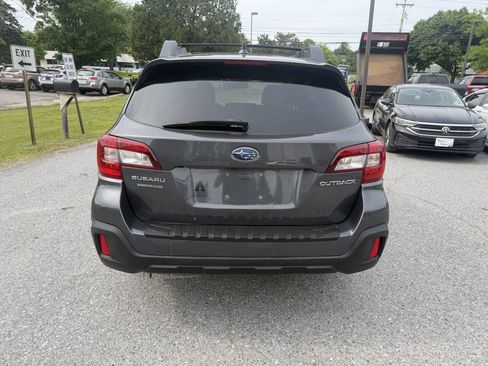 Used 2018 Subaru Outback 2.5i Limited AWD/4WD image 4