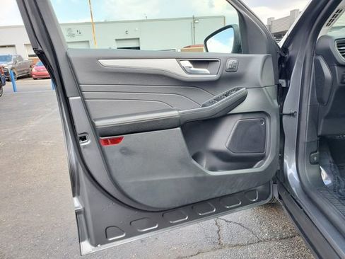 Used 2023 Ford Escape Platinum image 8