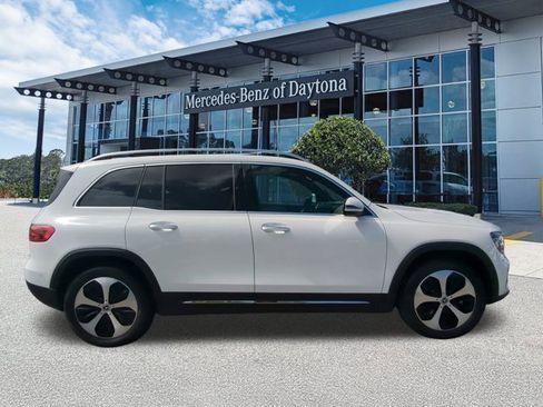 Used 2025 Mercedes-Benz GLB 250 GLB 250 image 3