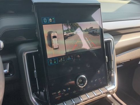 New 2026 GMC Yukon Elevation w/ Elevation Premium Package AWD/4WD image 15