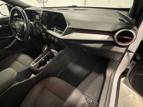 Used 2024 Chevrolet Trax RS image 25