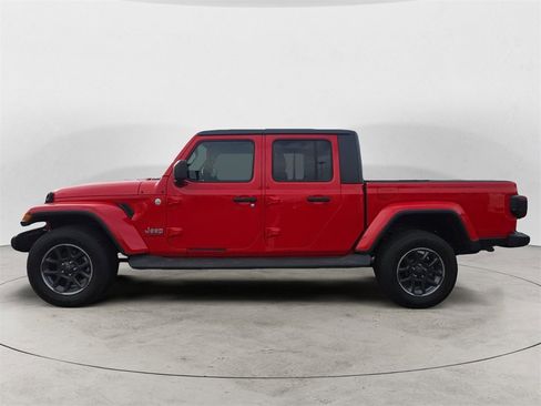 Used 2020 Jeep Gladiator Overland image 2