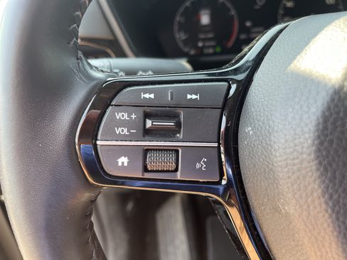 Used 2025 Honda CR-V EX-L image 4
