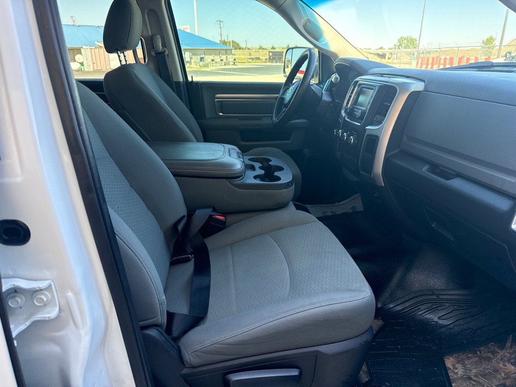 Used 2018 RAM 3500 SLT AWD/4WD image 19
