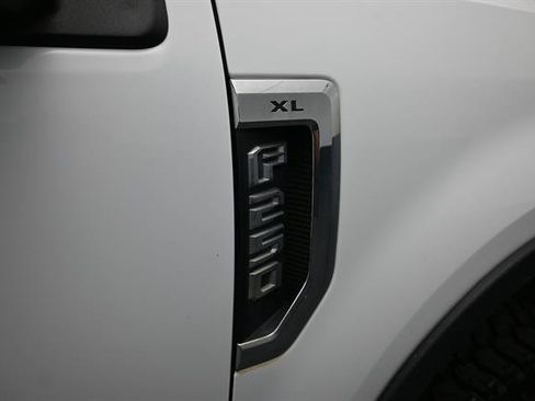 Used 2017 Ford F250 XL w/ Power Equipment Group AWD/4WD image 5