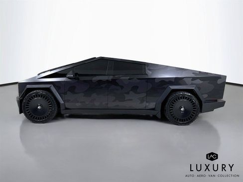 Used 2024 Tesla Cybertruck Cyberbeast AWD/4WD image 7