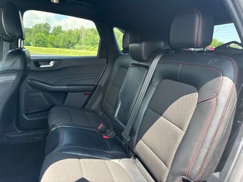 Used 2023 Ford Escape ST-Line Select AWD/4WD image 8