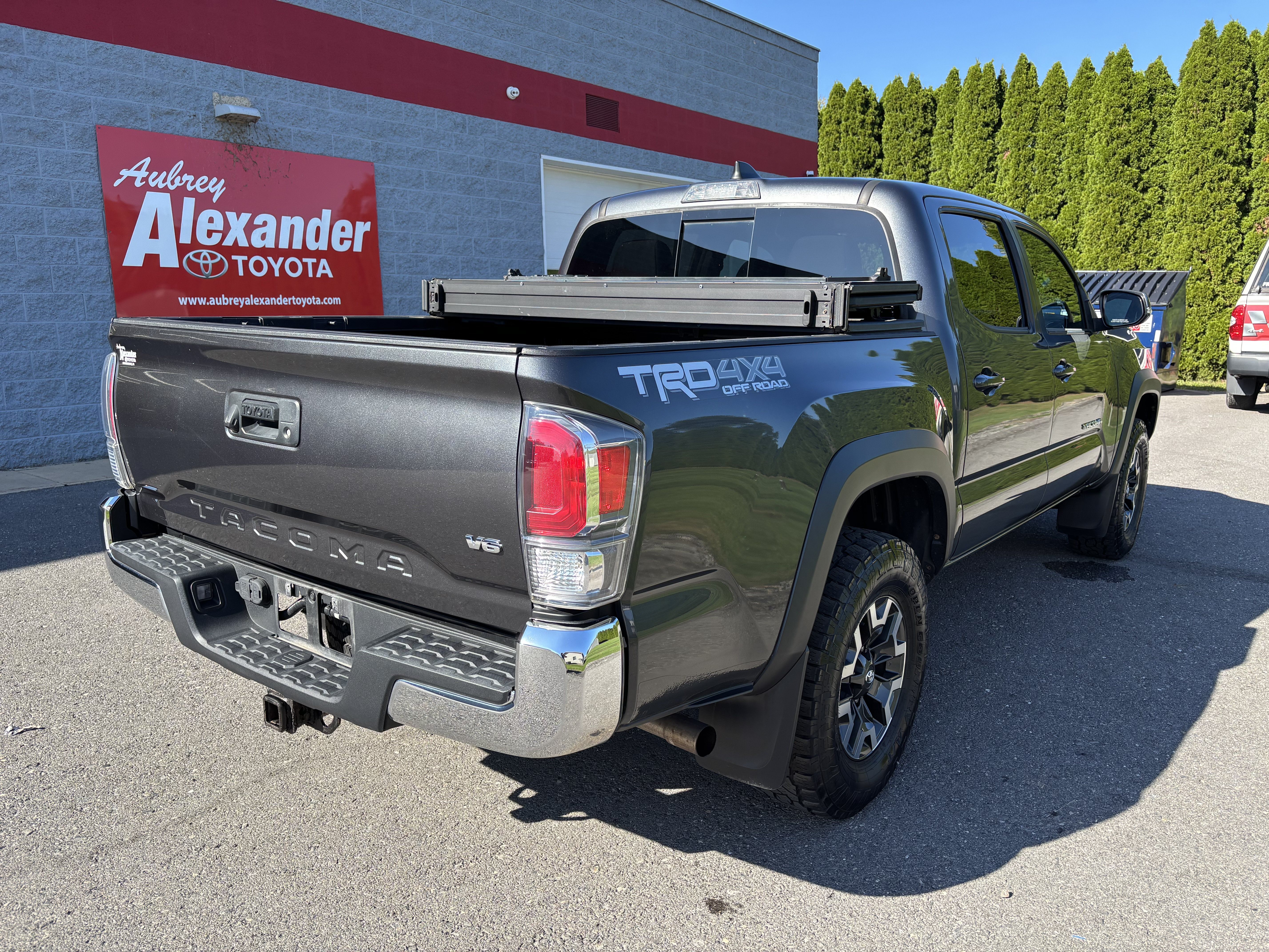 Used 2020 Toyota Tacoma TRD Off-Road AWD/4WD image 3