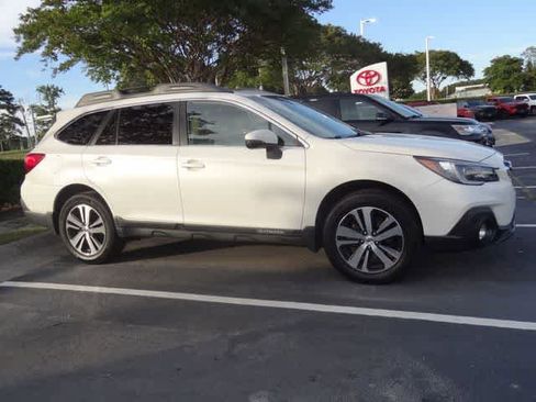 Used 2019 Subaru Outback 2.5i Limited AWD/4WD image 5